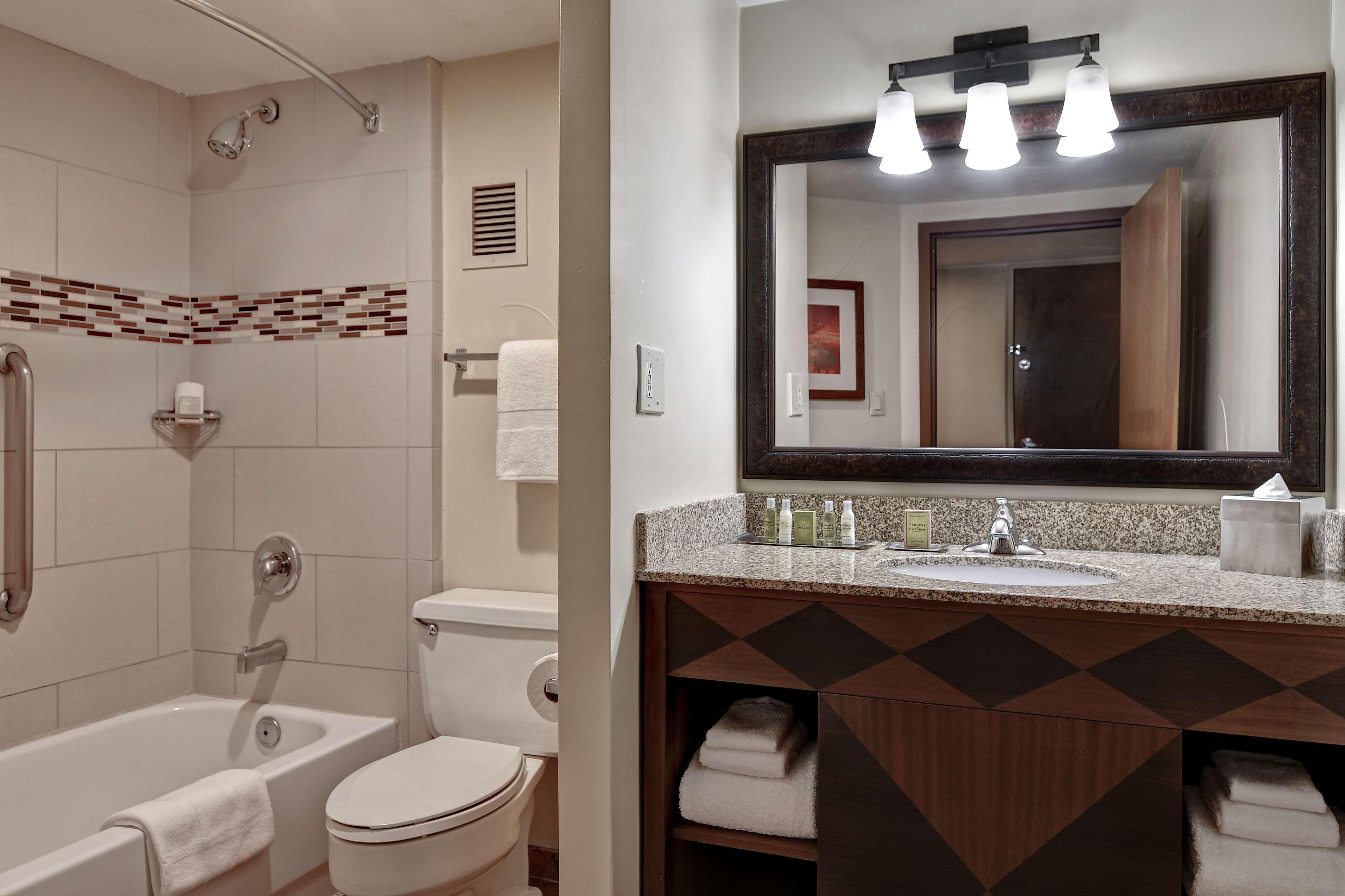 Doubletree By Hilton Phoenix- Tempe Eksteriør billede