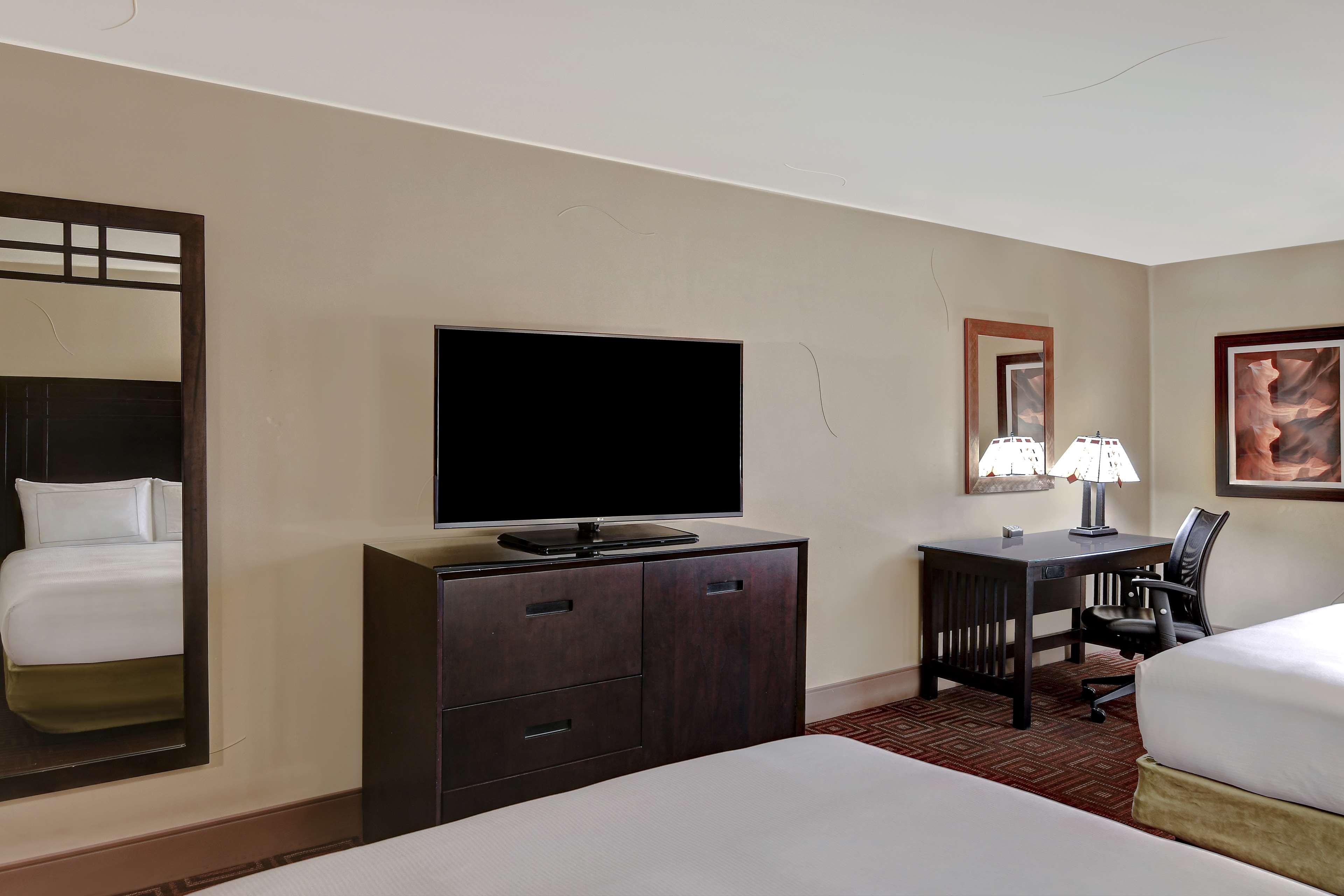 Doubletree By Hilton Phoenix- Tempe Eksteriør billede